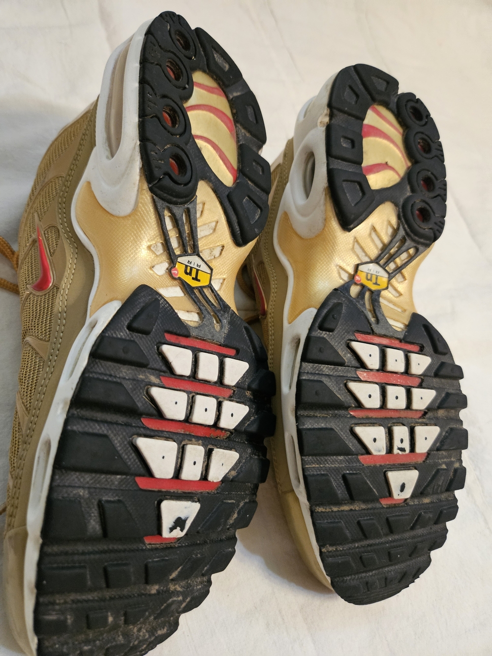 Nike Womens Air Max Plus TN Metallic Gold Cushion 8.5 - Picture 9 of 10